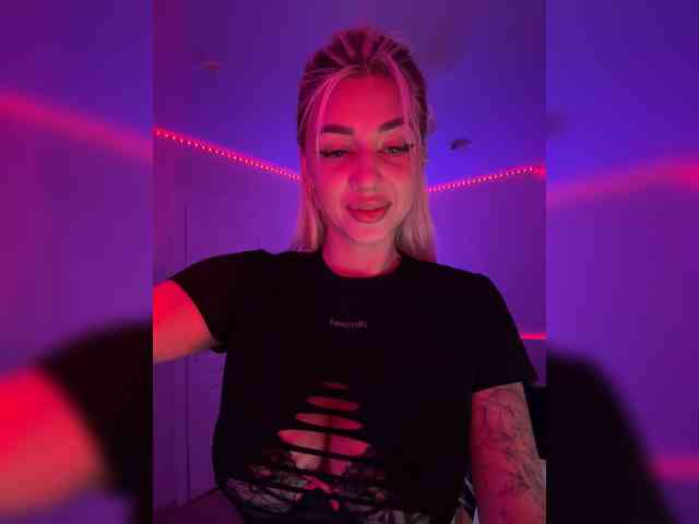 -AmazingBlonde- webcam