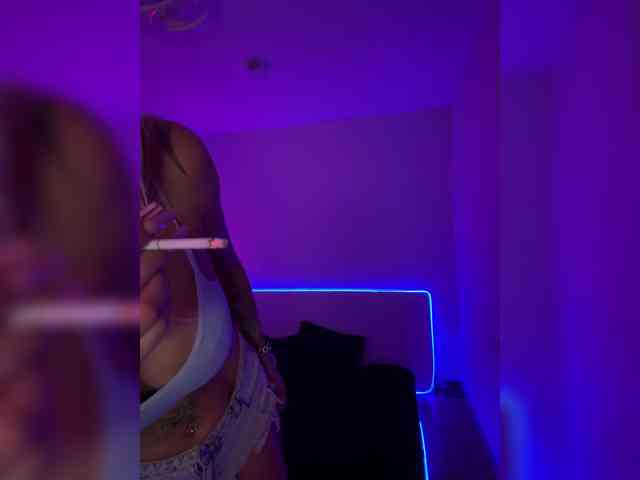 -AmazingBlonde- webcam