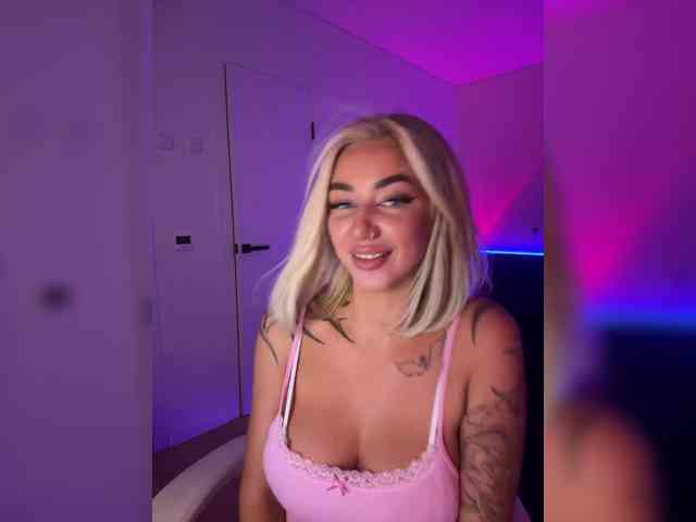 -AmazingBlonde-