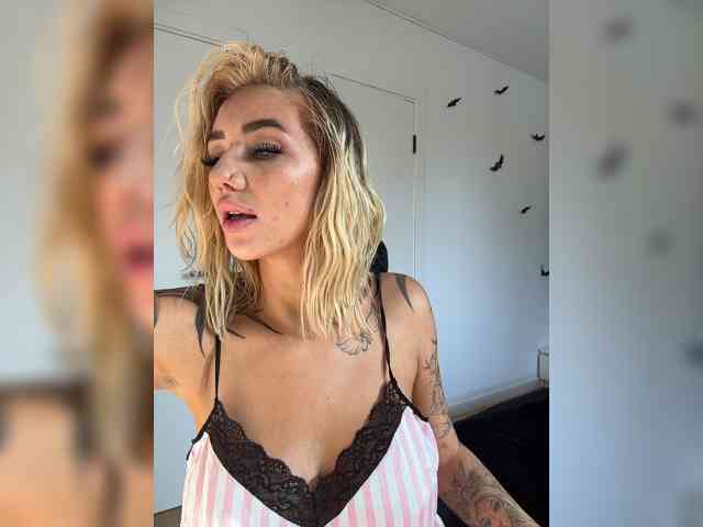 -AmazingBlonde-