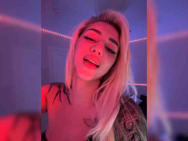 -AmazingBlonde- webcam