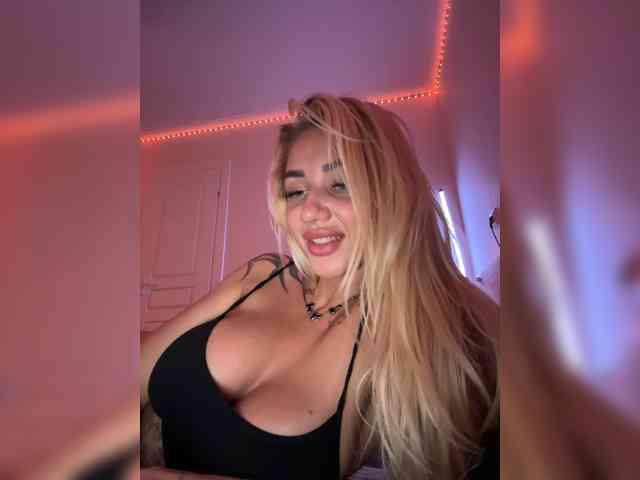 -AmazingBlonde- webcam
