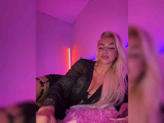-AmazingBlonde- webcam