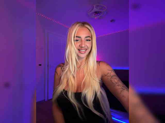 -AmazingBlonde- webcam