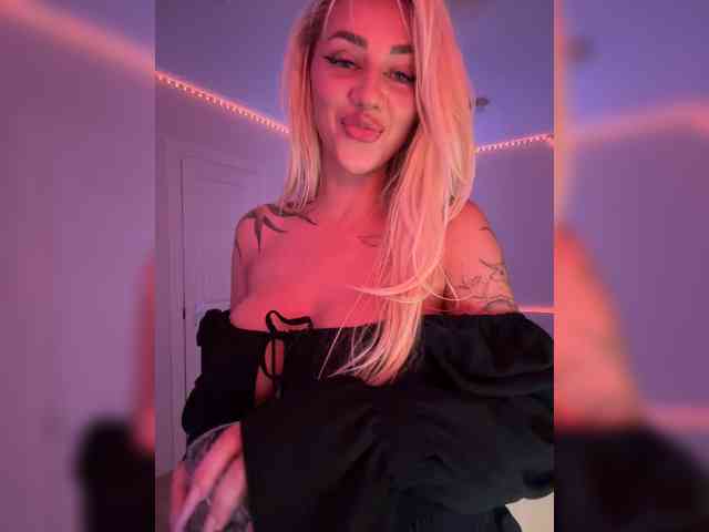 -AmazingBlonde- webcam