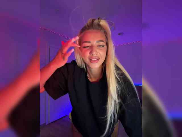 -AmazingBlonde- Sex Cam Show