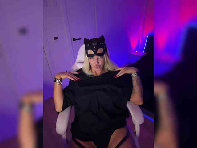 -AmazingBlonde- webcam