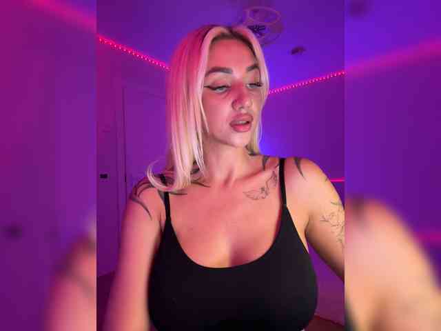 -AmazingBlonde- webcam