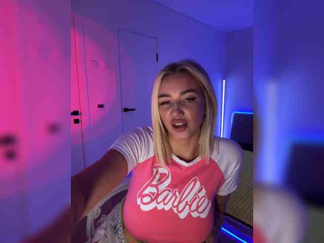 -AmazingBlonde- webcam