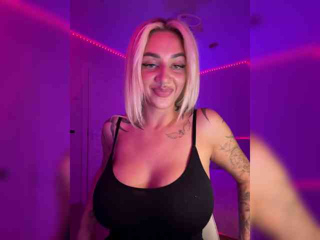 -AmazingBlonde- webcam