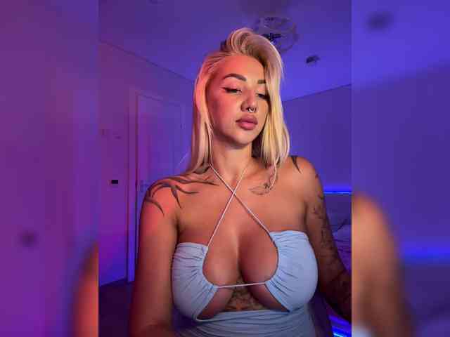 -AmazingBlonde- webcam