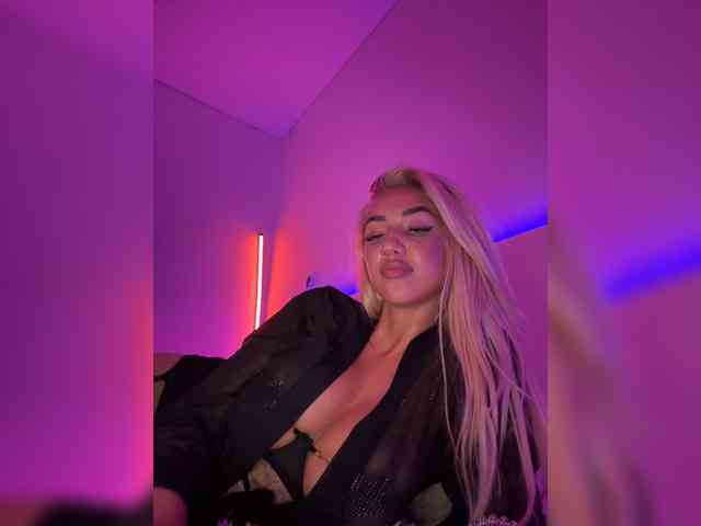 -AmazingBlonde- webcam