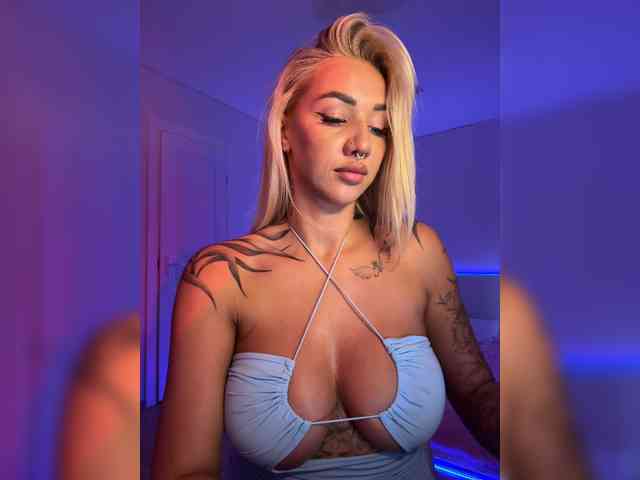 -AmazingBlonde- webcam