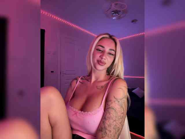 -AmazingBlonde- webcam