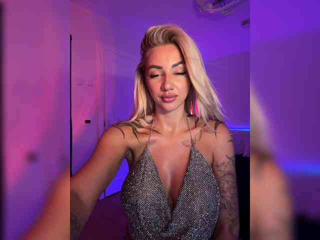 -AmazingBlonde- webcam