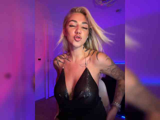-AmazingBlonde- webcam