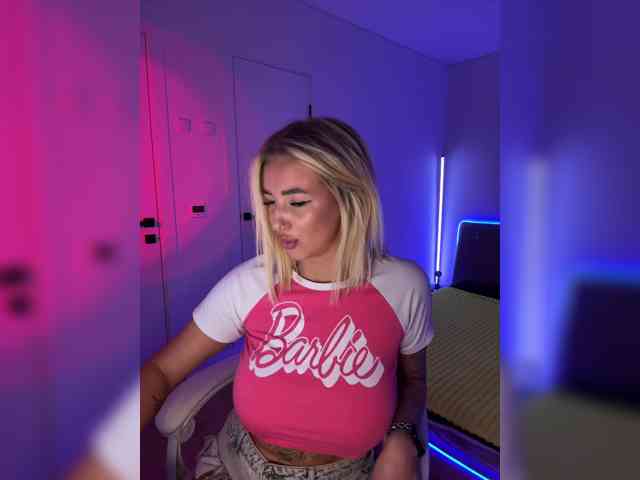 -AmazingBlonde- webcam