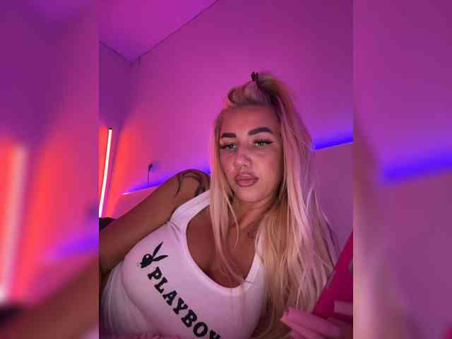 -AmazingBlonde- webcam