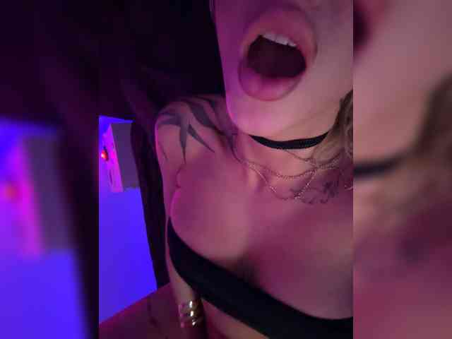 -AmazingBlonde-