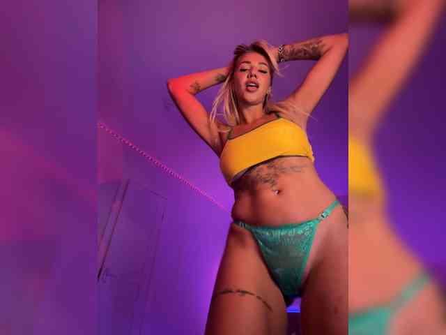 -AmazingBlonde- webcam