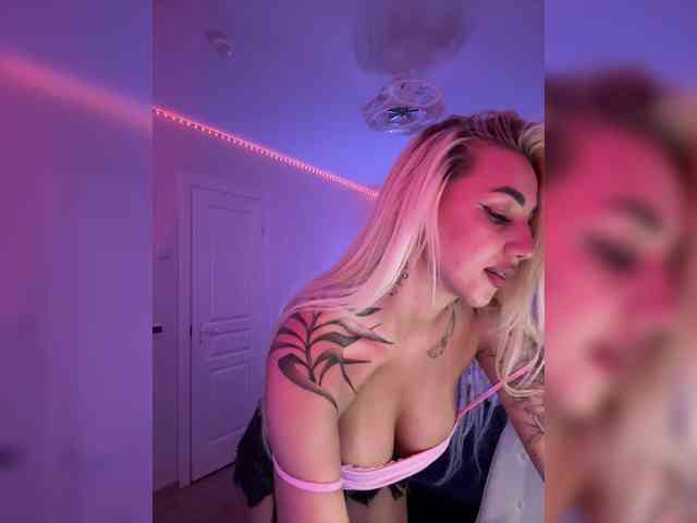 -AmazingBlonde- webcam