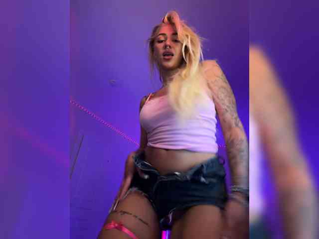 -AmazingBlonde- webcam