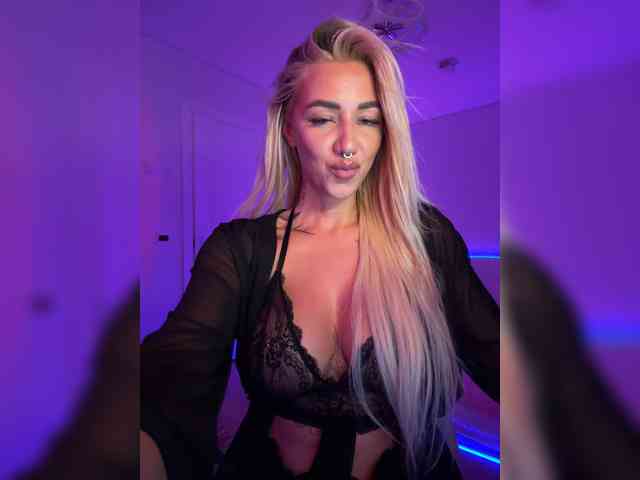 -AmazingBlonde- webcam