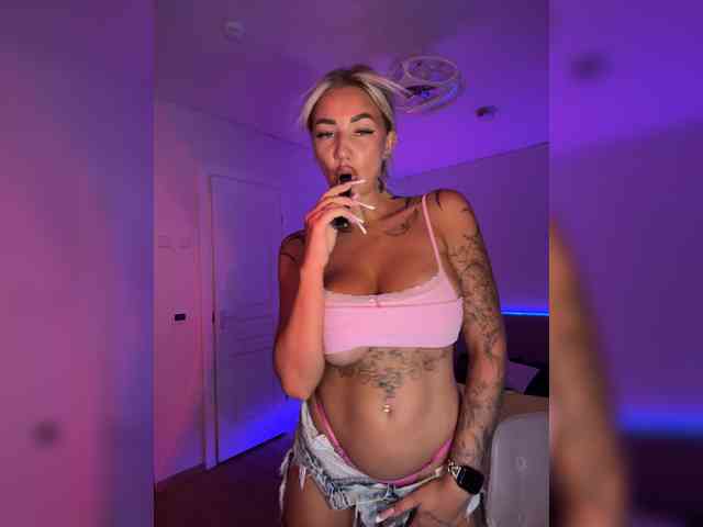 -AmazingBlonde-
