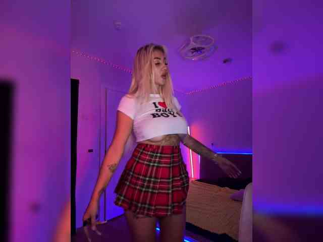 -AmazingBlonde- Sex Cam Show