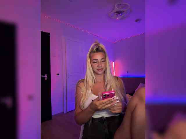 -AmazingBlonde- webcam