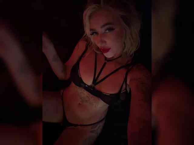 -AmazingBlonde-