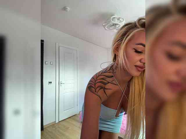 upskirt cam -AmazingBlonde-