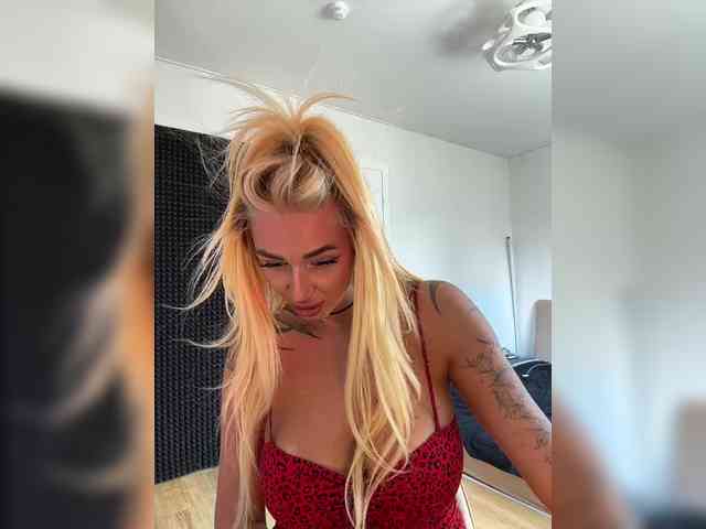 -AmazingBlonde- webcam