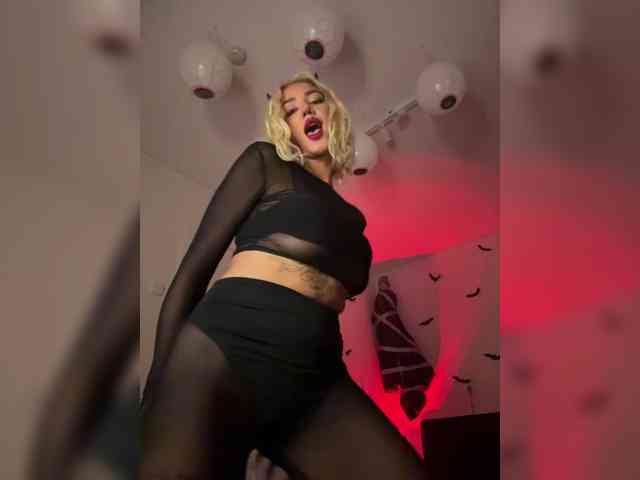 -AmazingBlonde-