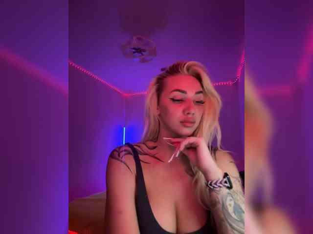 -AmazingBlonde- webcam