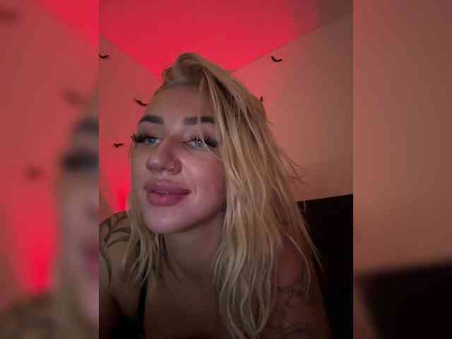 -AmazingBlonde-