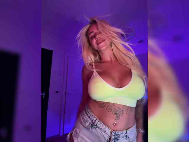 -AmazingBlonde- webcam