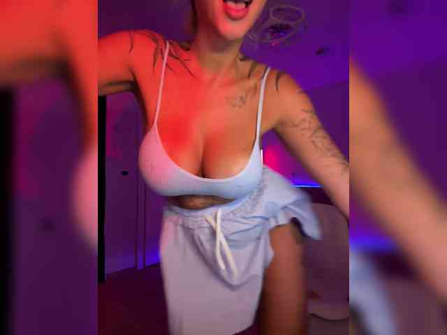 -AmazingBlonde- webcam