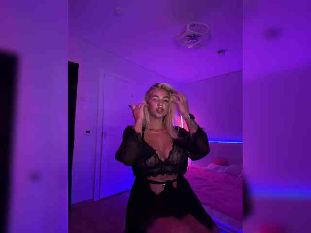 -AmazingBlonde- webcam