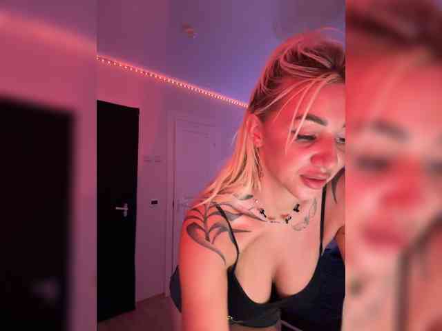 -AmazingBlonde- webcam