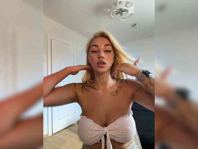 -AmazingBlonde- webcam