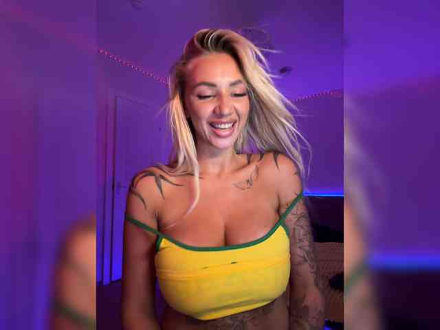 -AmazingBlonde- webcam