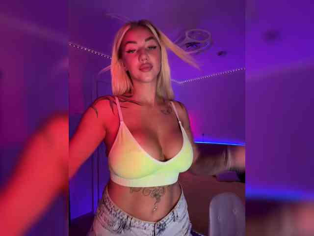 -AmazingBlonde- webcam