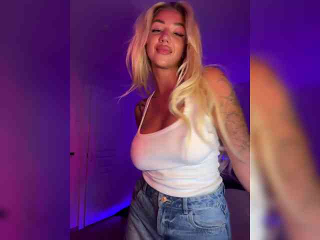 モデル: -AmazingBlonde-
