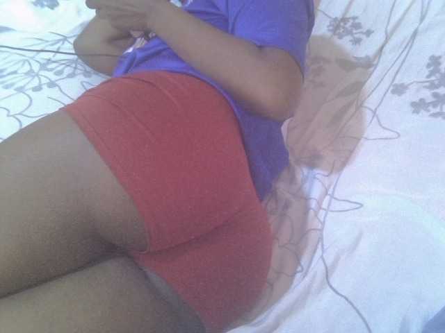 Tashabea Live Cam and Statistics on UnifiedCams