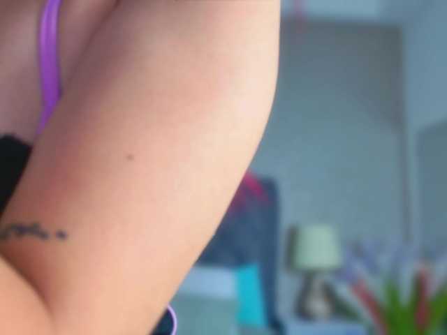 ElizabetthKitty live cam on BongaCams