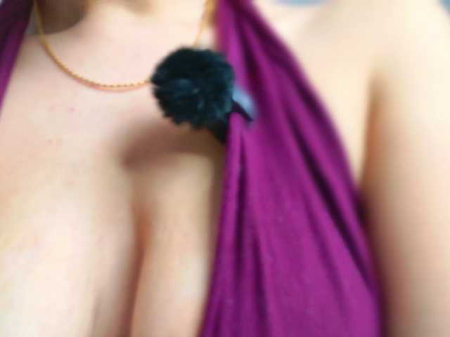 ElizabetthKitty live cam on BongaCams