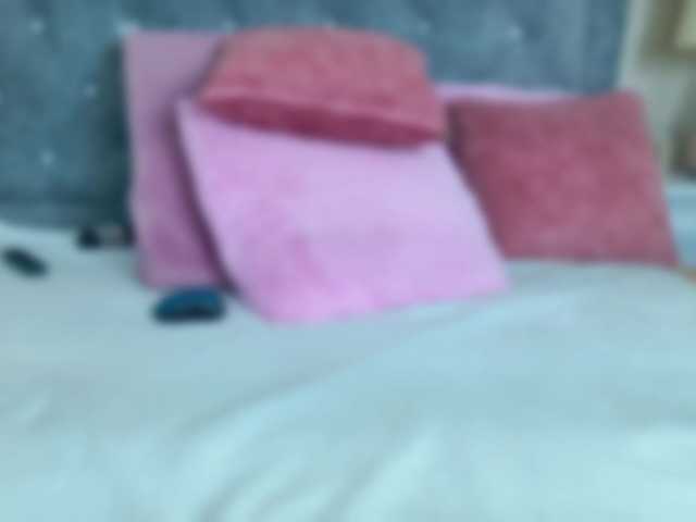 ElizabetthKitty live cam on BongaCams