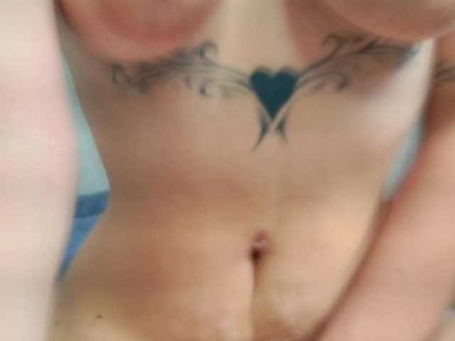 ElizabetthKitty live cam on BongaCams