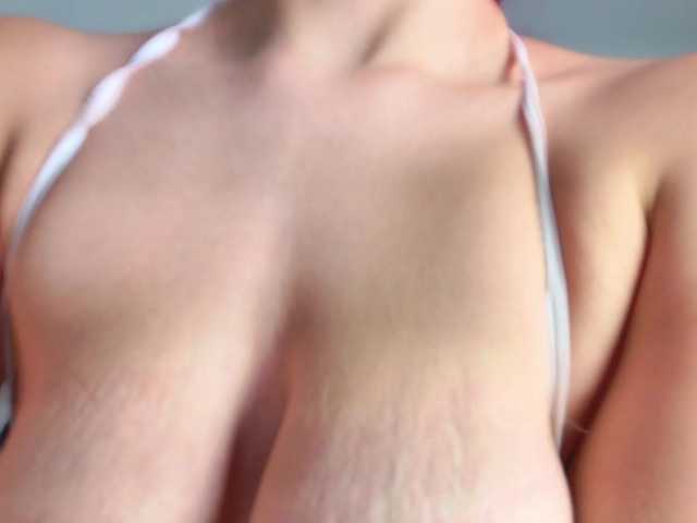 ElizabetthKitty live cam on BongaCams